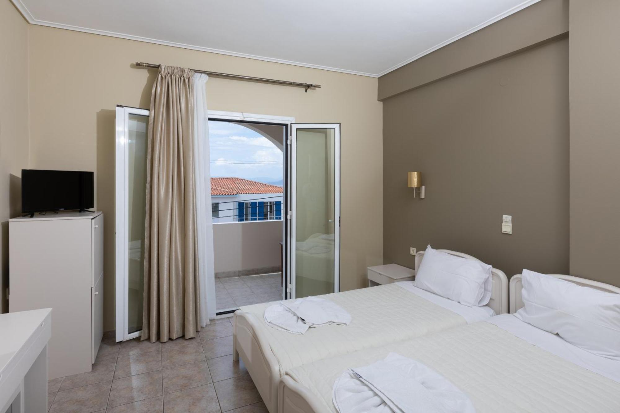 Hotel Venetia Perdika  Exterior photo